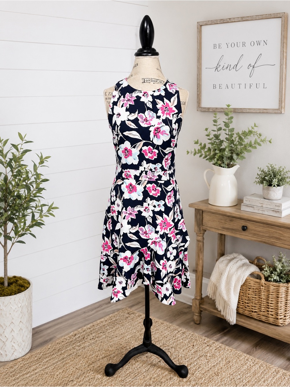 Banana Republic Floral Fit & Flare Dress Women’s Size 8 Navy Pink Sleeveless